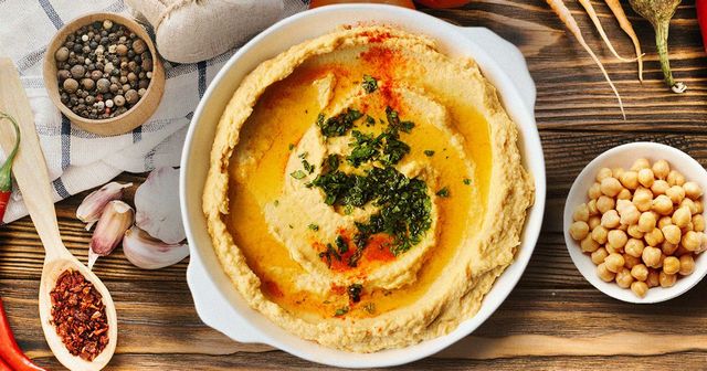 Хумус, что это такое и с чем его едят — состав, польза, рецепты приготовления